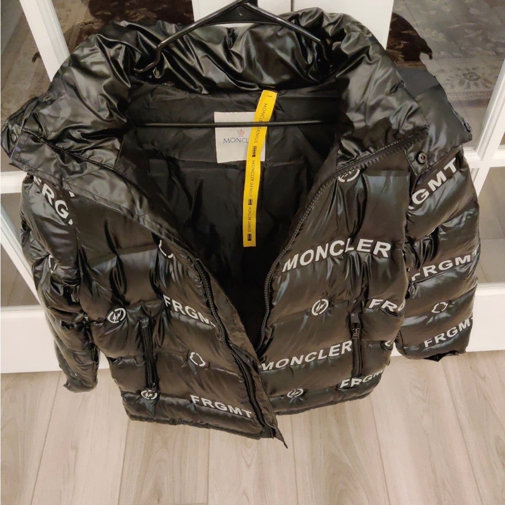 Moncler Maya Men's Jacket Size 2 - Picture 8 of 8